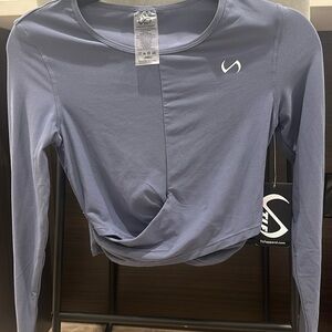 TLF women’s cropped long sleeve workout top